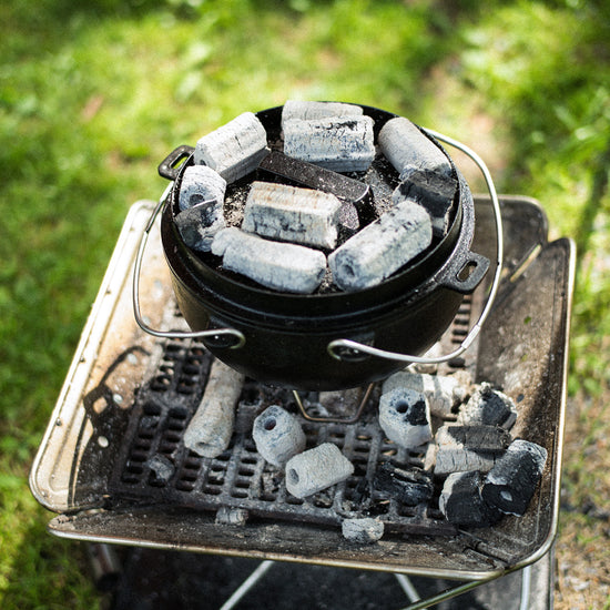 Snow Peak Fireplace Coal Bed L – Gusseiserner Kohleeinsatz für gleichmäßige Hitze