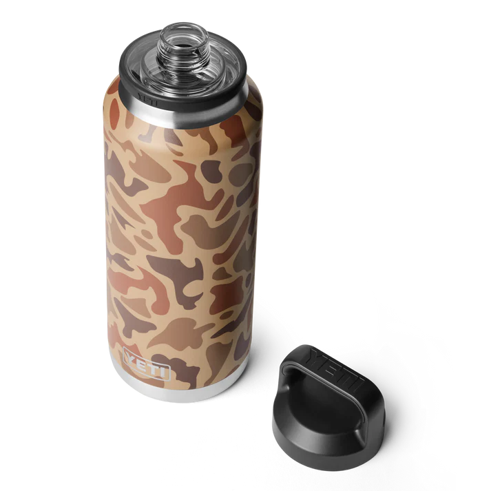 YETI Rambler® 46 oz Flasche (1,3 l) mit Chug-Verschluss Wetlands Camo