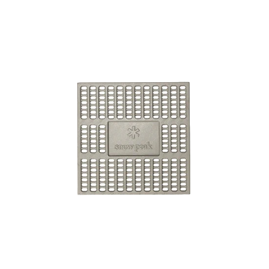 Snow Peak Fireplace Coal Bed L – Gusseiserner Kohleeinsatz für gleichmäßige Hitze