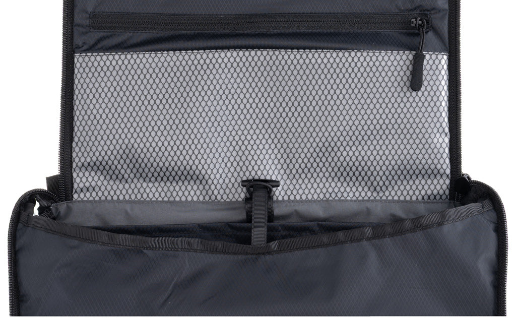 Cocoon Toiletry Kit Allrounder Light L phantom black/star grey